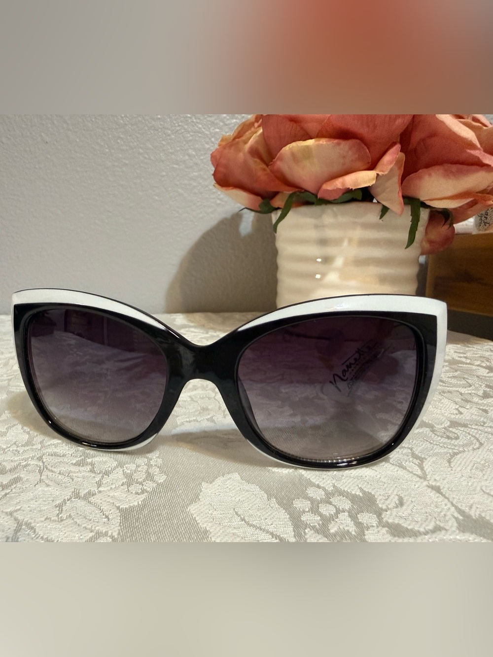 Nanette Lepore Sunglasses Retro Black and White NWT 50s 60s Halloween Pinup